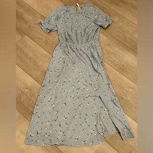 H&M blue floral midi dress with side slit, medium, never worn